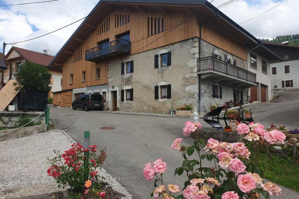 Villard Au Coeur De La Vallee Verte Entre Lac Et Montagne Exterior photo